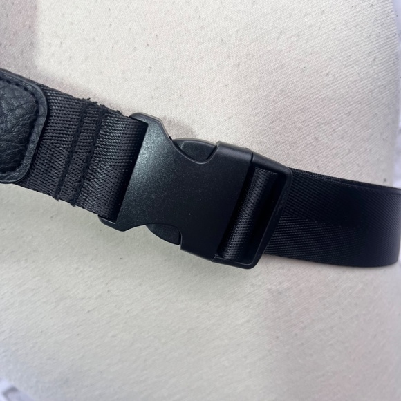 Unisex Waist Pack Crossbody Bag Adjustable Strap Triple Zipper Pocket 9"x6.5" - Picture 5 of 9